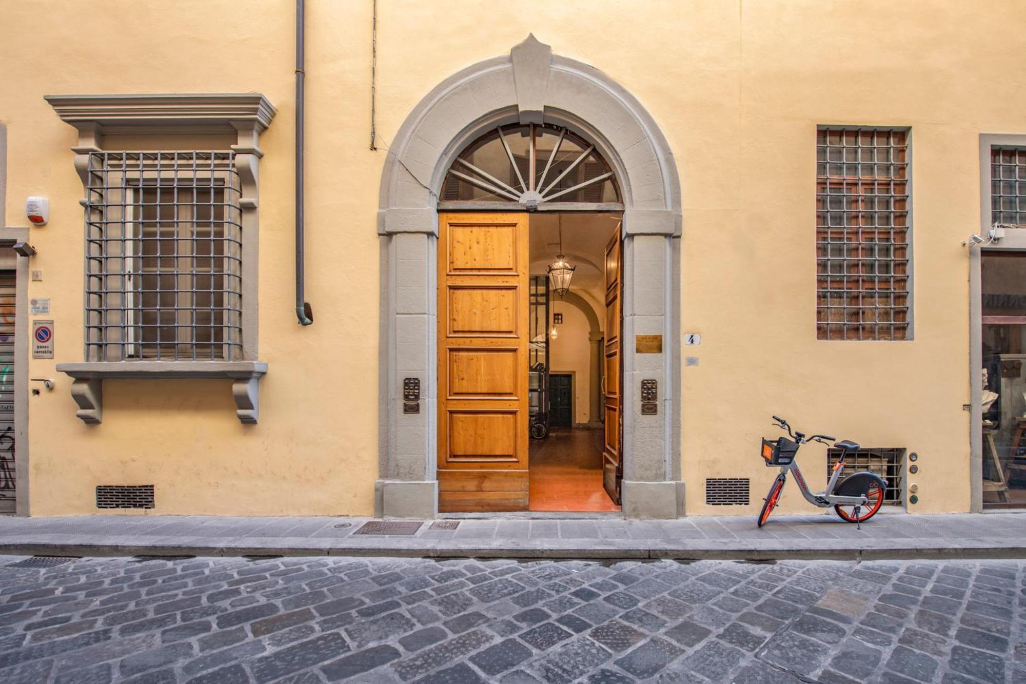 Mamo Florence - Borgo Santa Croce Apartment Экстерьер фото